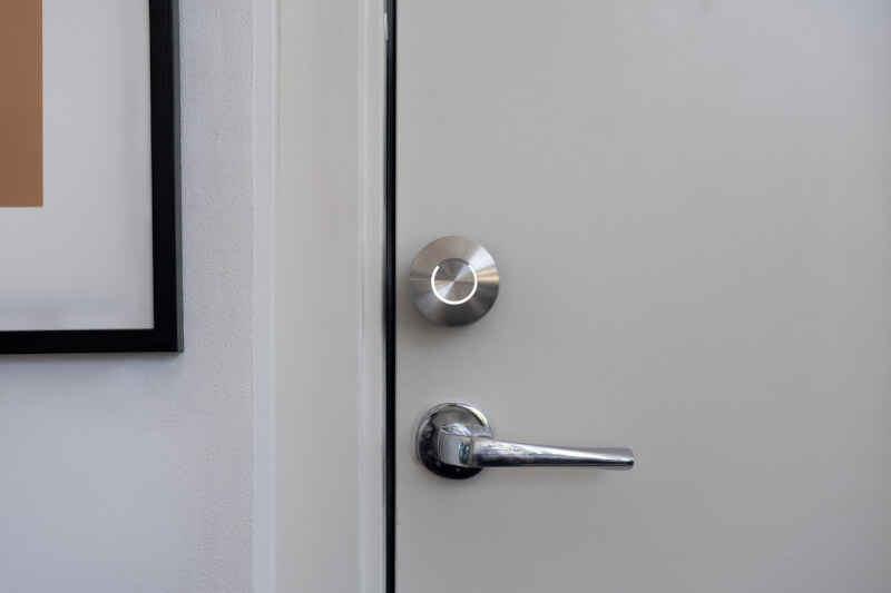 Nuki Smart Lock Ultra Nordics_ Easy retrofit installation with no cylinder replacement or drilling © Nuki.jpeg